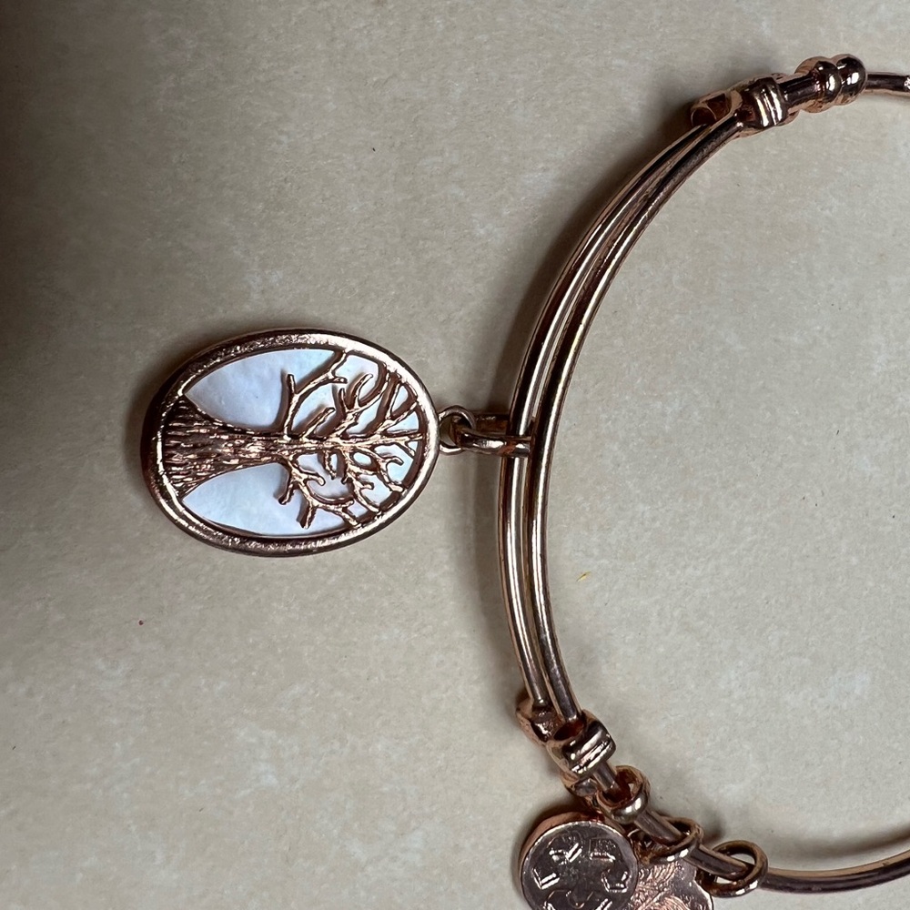 Stunning tree of life with possible mother, pearl, backlight, rose, gold tone